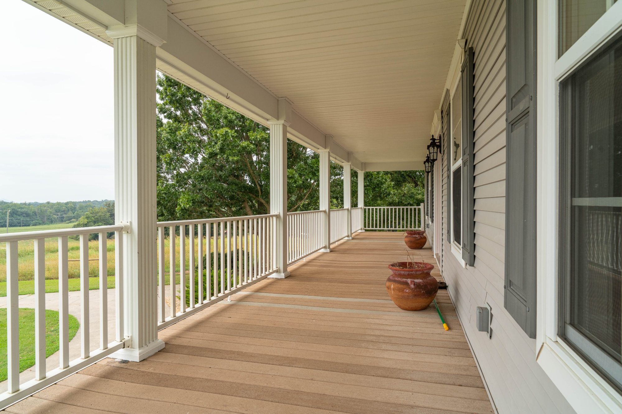 Real estate photograph by Andrew Frady, covered porch